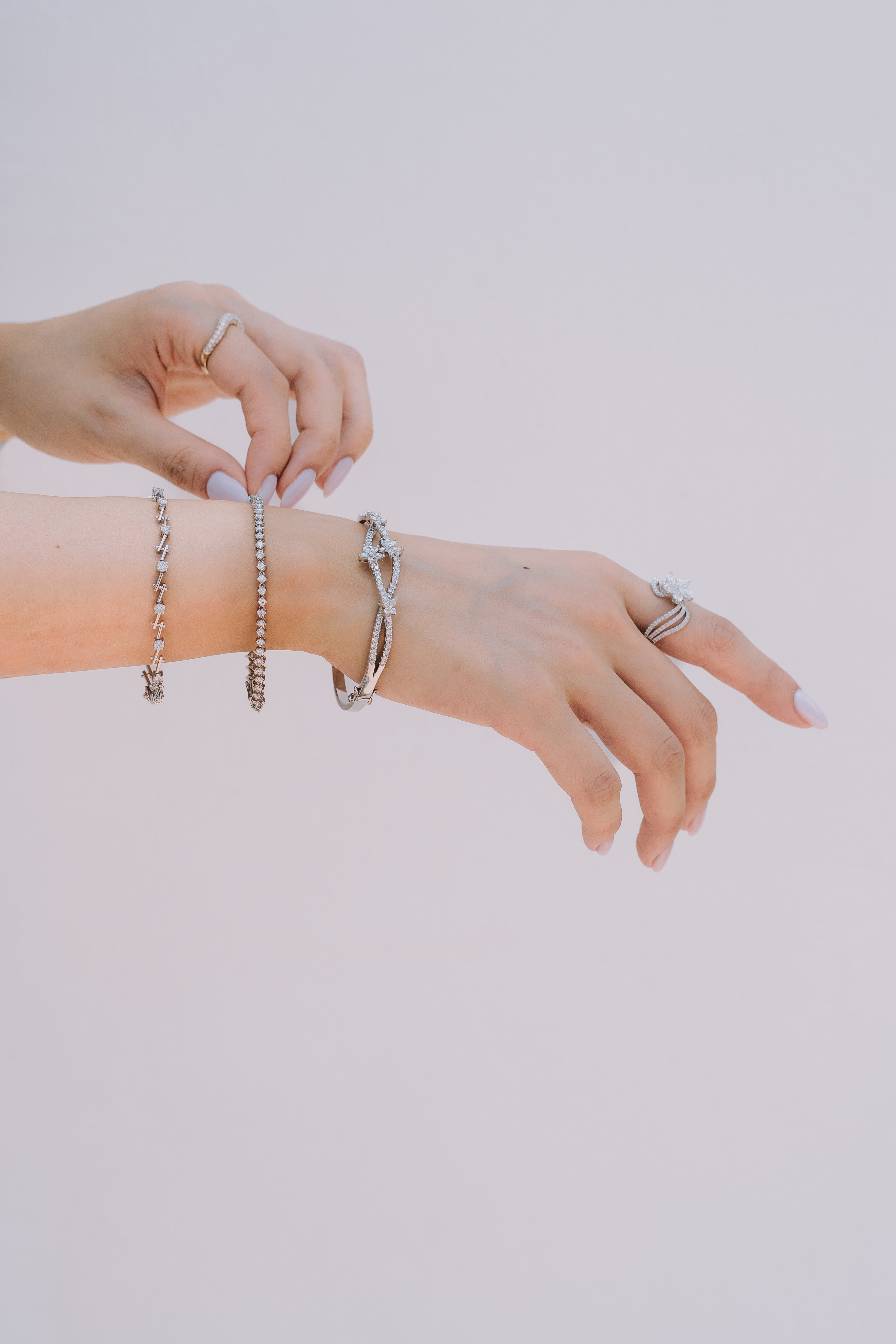BRACELET