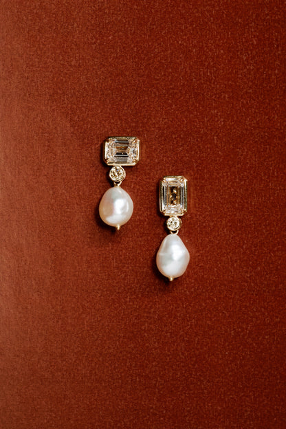 Pearl Flow Asymmetrical Diamond Earrings
